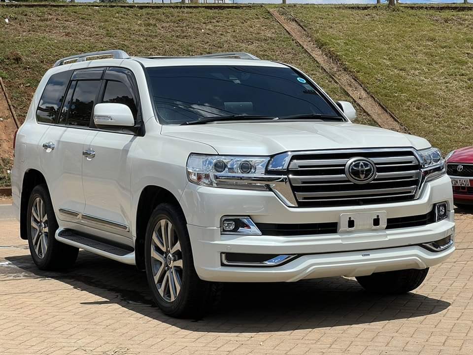 High-end Luxury Cars - Prado, Land Cruiser, Mercedes